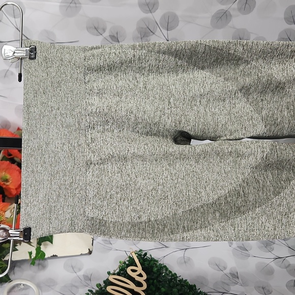 VS PINK Seamless Leggings - Picture 4 of 9